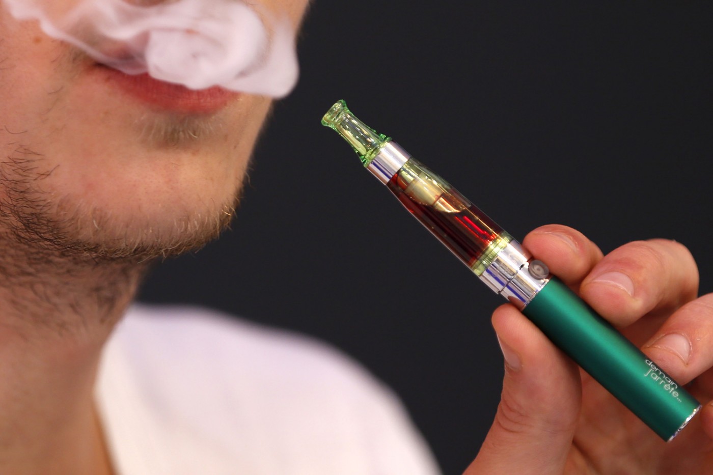 Investigation Reveals E-cigarette Liquid Contains Lung Disease-Causing Chemical